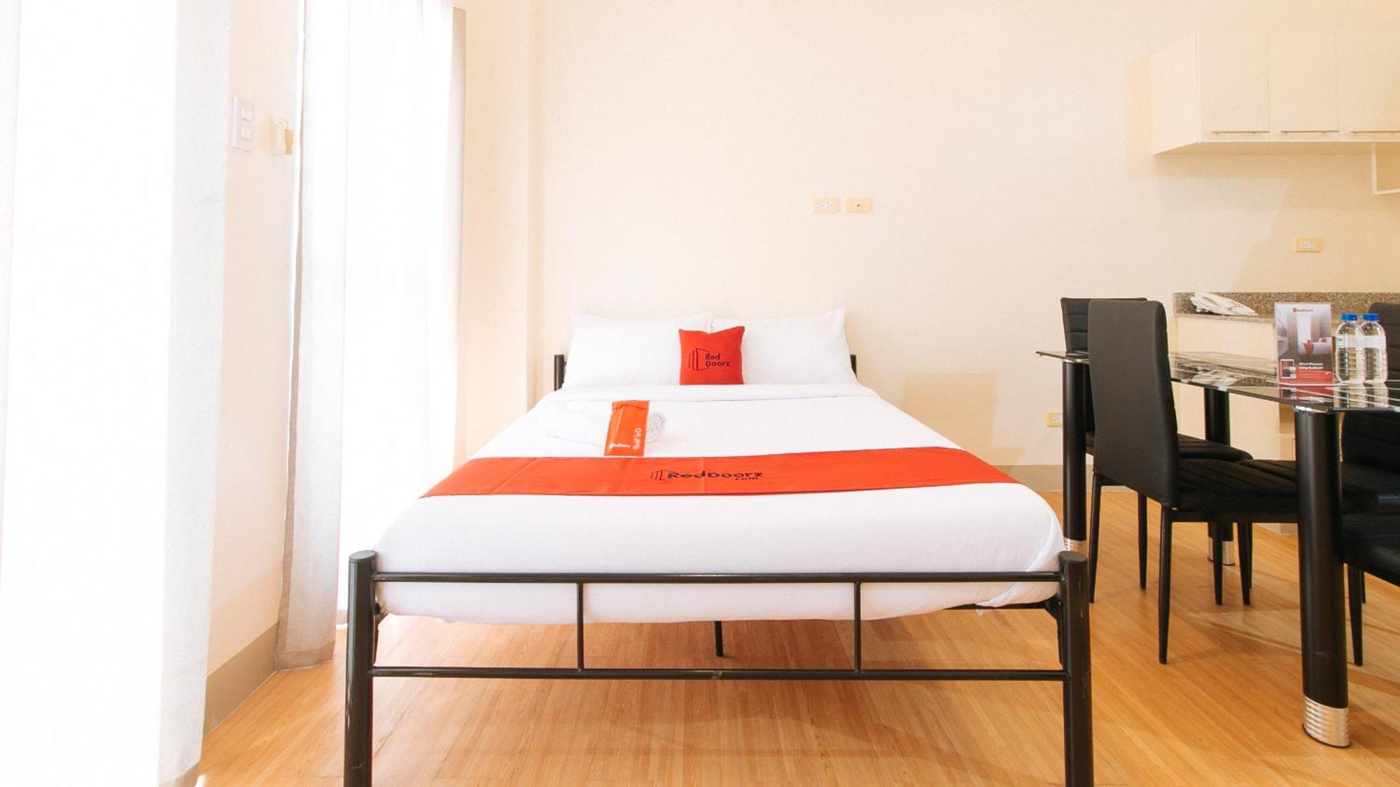 Paranaque City Reddoorz Plus At Alpina Heights Paranaque מראה חיצוני תמונה