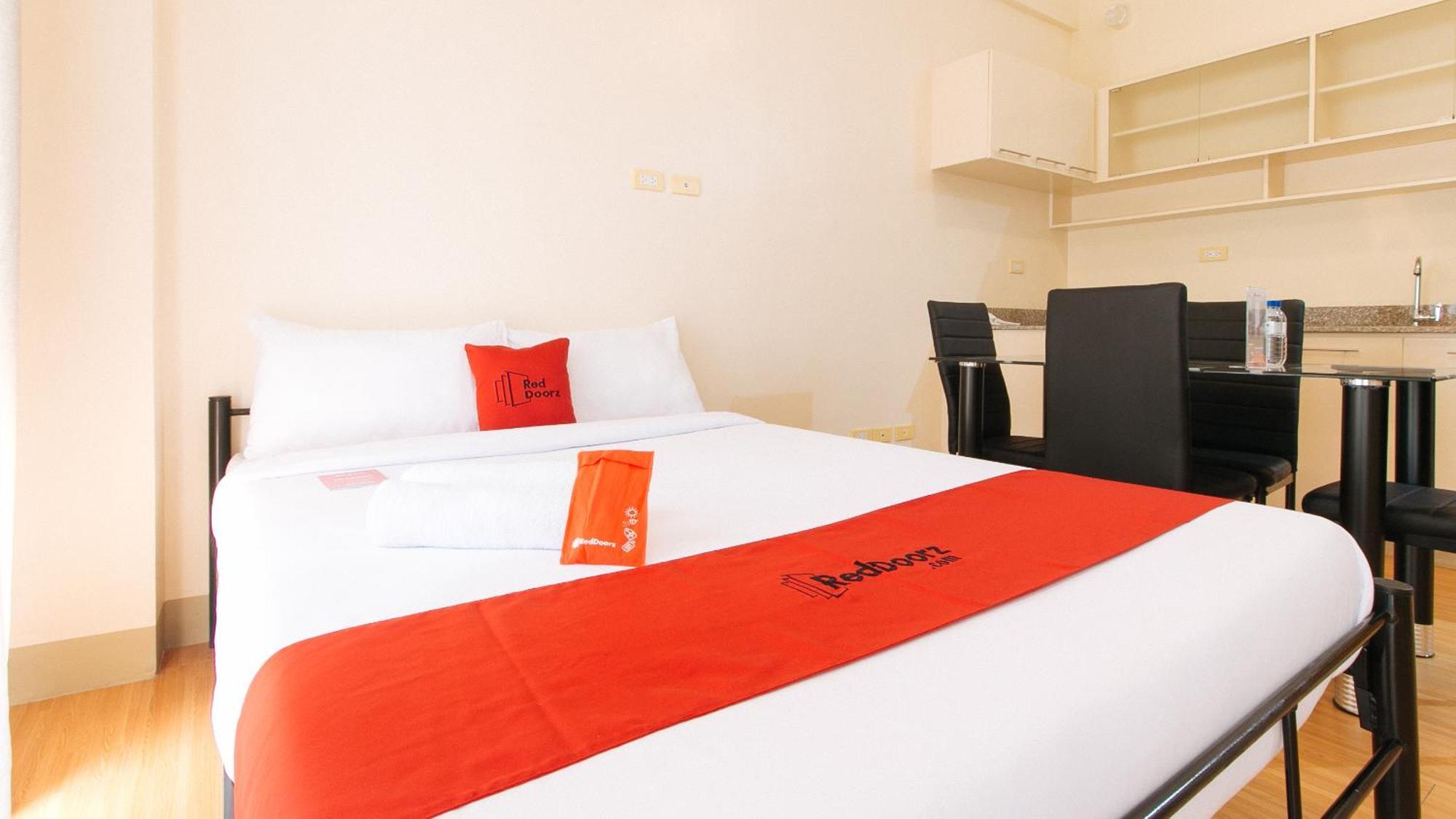 Paranaque City Reddoorz Plus At Alpina Heights Paranaque מראה חיצוני תמונה