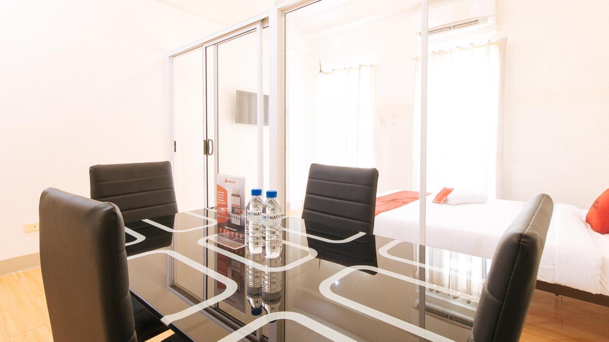Paranaque City Reddoorz Plus At Alpina Heights Paranaque מראה חיצוני תמונה