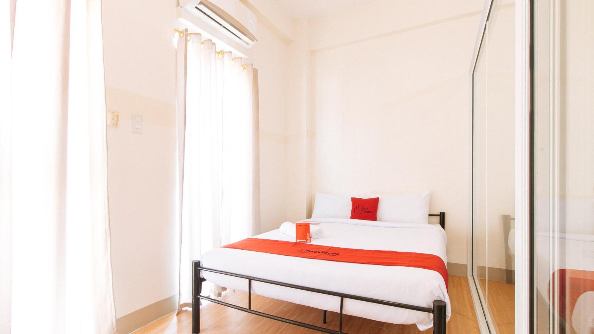 Paranaque City Reddoorz Plus At Alpina Heights Paranaque מראה חיצוני תמונה