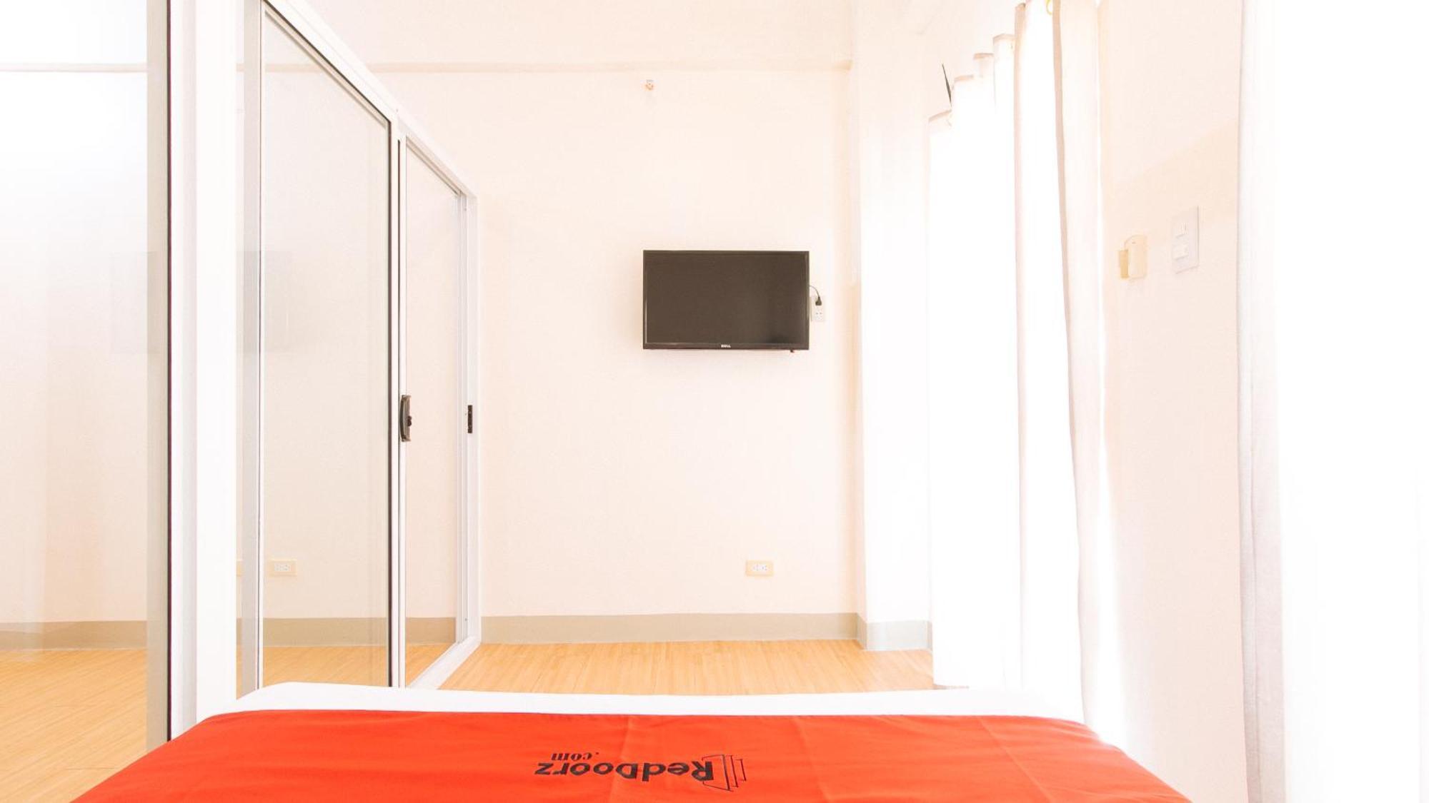 Paranaque City Reddoorz Plus At Alpina Heights Paranaque מראה חיצוני תמונה